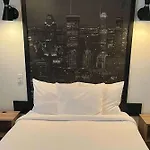 Super 8 By Wyndham Montreal